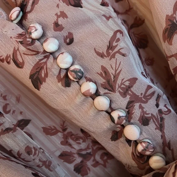 STELLAH Blush Floral Dress - Picture 9 of 16